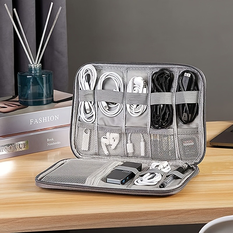 Office Tech Gear - กล่องใส่อุปกรณ์อิเล็กทรอนิกส์แบบหลายช่อง - กระเป๋าจัดระเบียบสายเคเบิลสำหรับเดินทาง - กระเป๋าใส่อุปกรณ์เทคโนโลยีแบบพกพาสำหรับของใช้จำเป็นในสำนักงานและการเดินทาง
